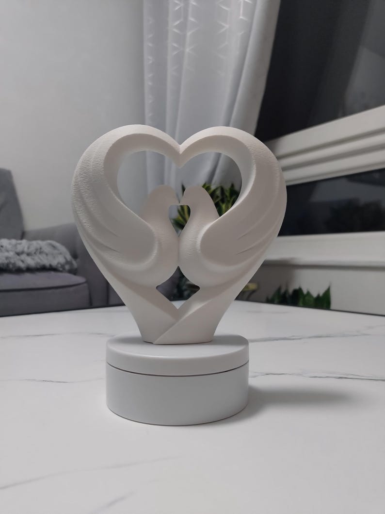 Statuina Cuore con Colombe – Stampata in 3D